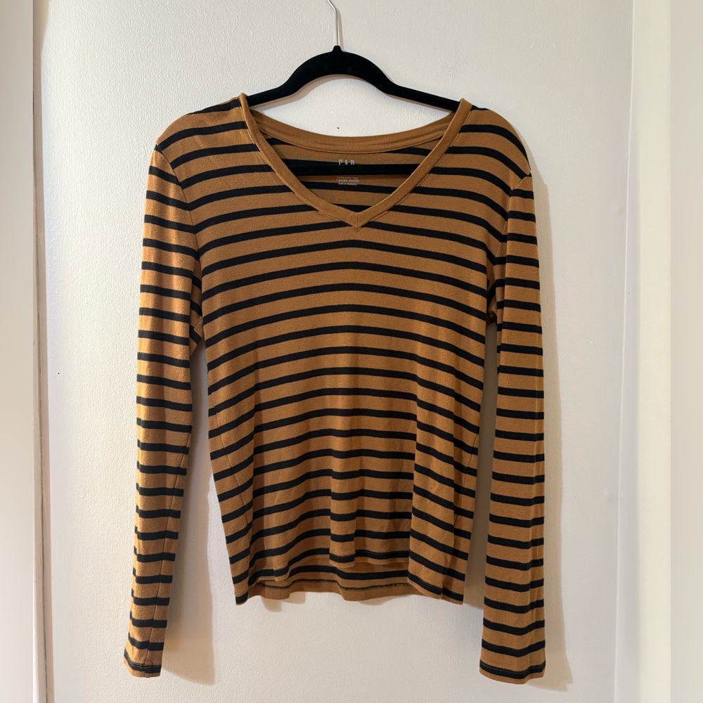 GAP Striped V-Neck Longsleeve